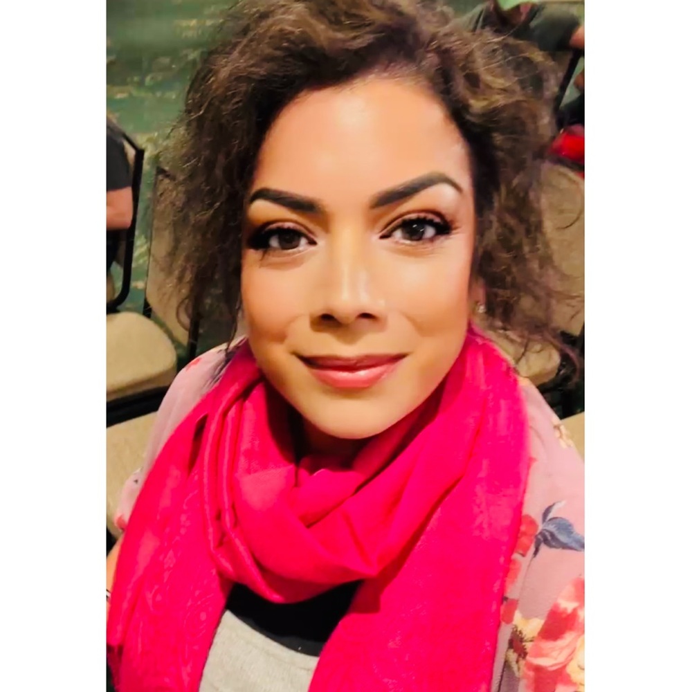 Meet your Posher, Yolanda